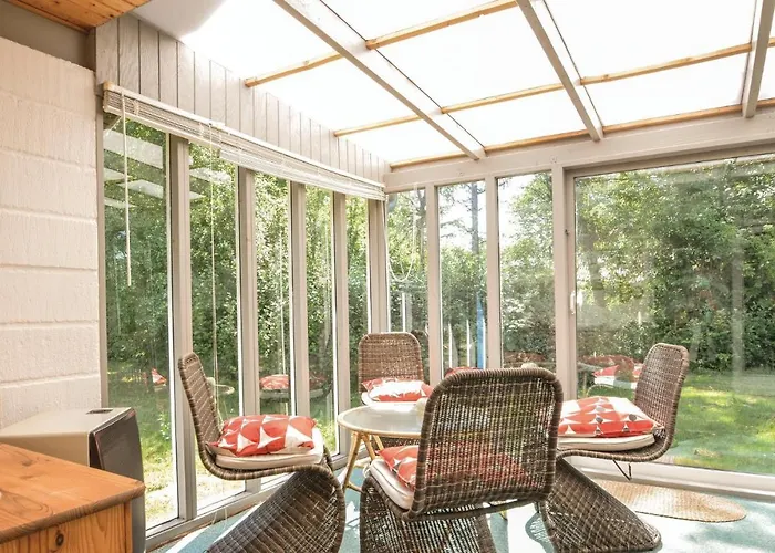 Three-bedroom In Holiday home *